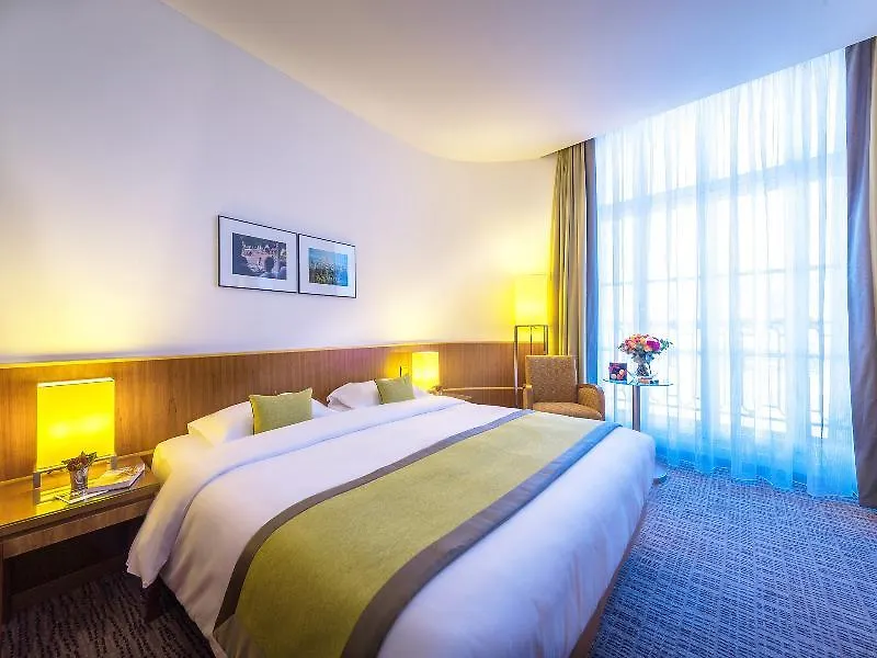 Miiro Le Grand Hotel Cayre Paris 4*,