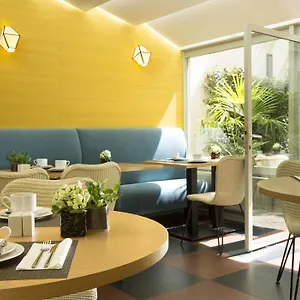 Otel A La Des Artistes
